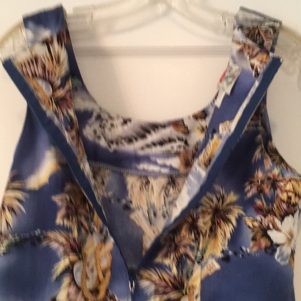 Dress - Picture 7 of 7